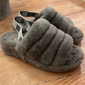 UGG Fluff Yeah slides size 8